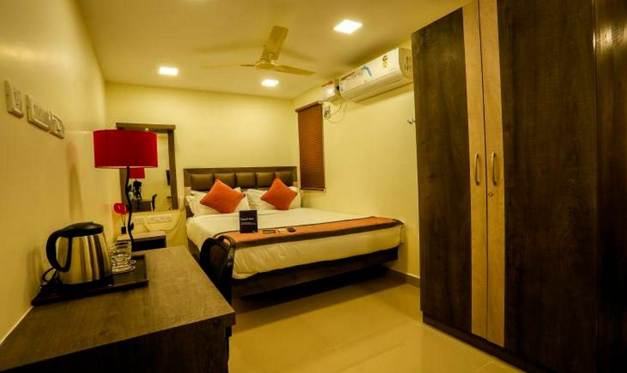 เวนเจอร์ พาร์ค ทุไรปักกัม เจนไน Hotel เชนไน ภายนอก รูปภาพ