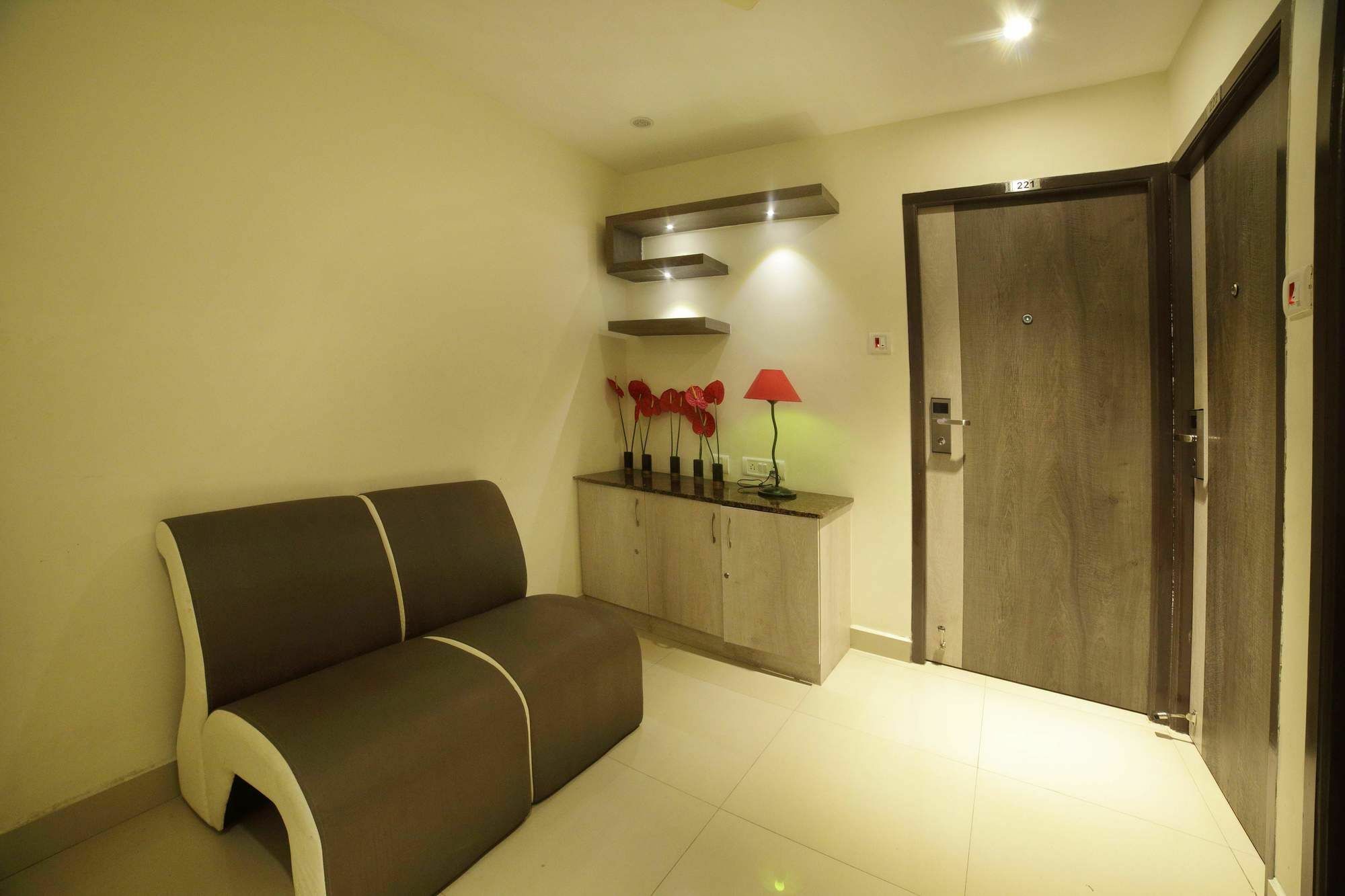 เวนเจอร์ พาร์ค ทุไรปักกัม เจนไน Hotel เชนไน ภายนอก รูปภาพ