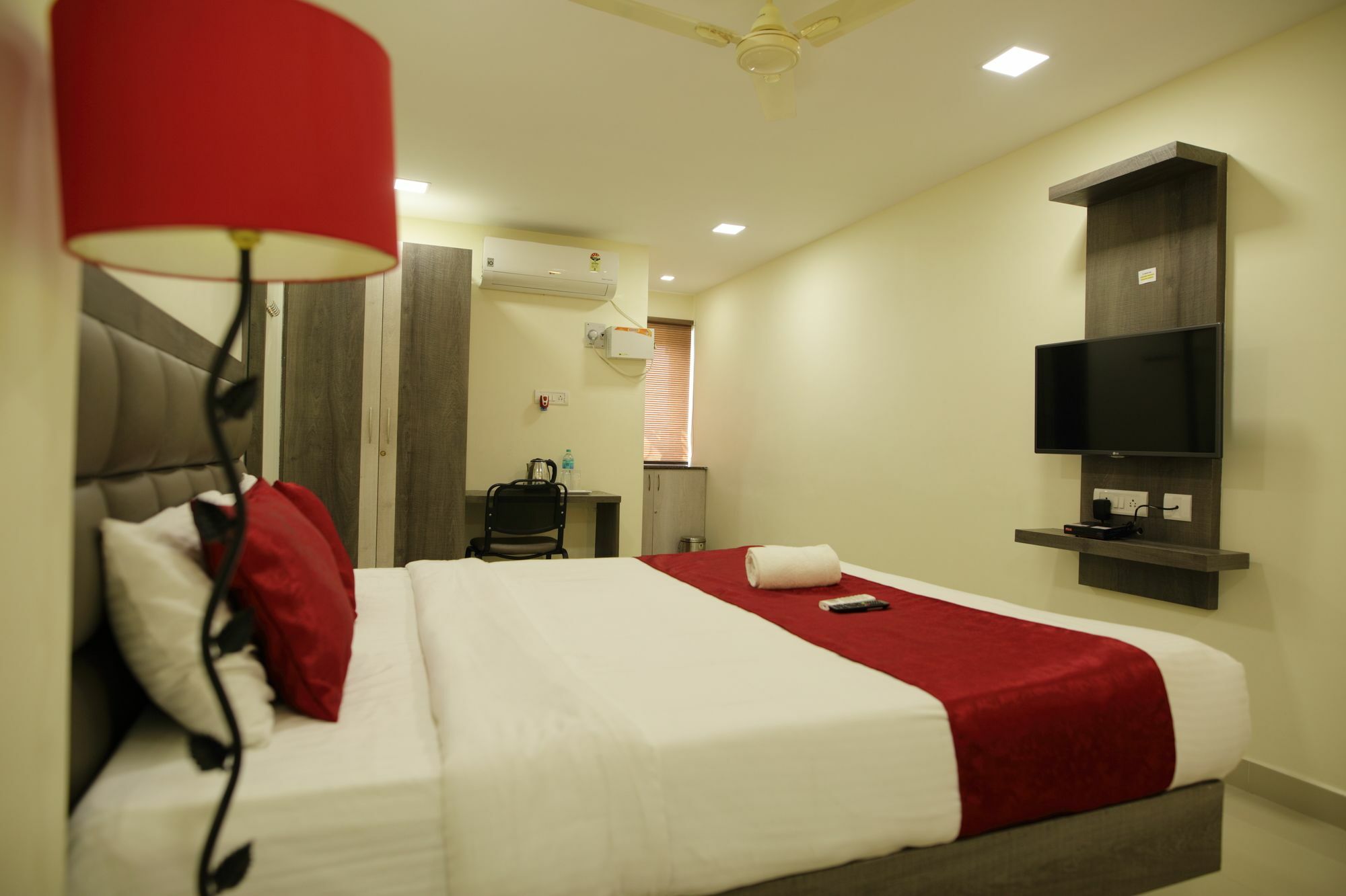 เวนเจอร์ พาร์ค ทุไรปักกัม เจนไน Hotel เชนไน ภายนอก รูปภาพ