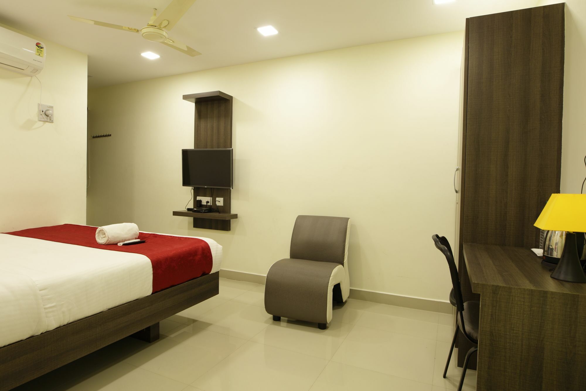 เวนเจอร์ พาร์ค ทุไรปักกัม เจนไน Hotel เชนไน ภายนอก รูปภาพ
