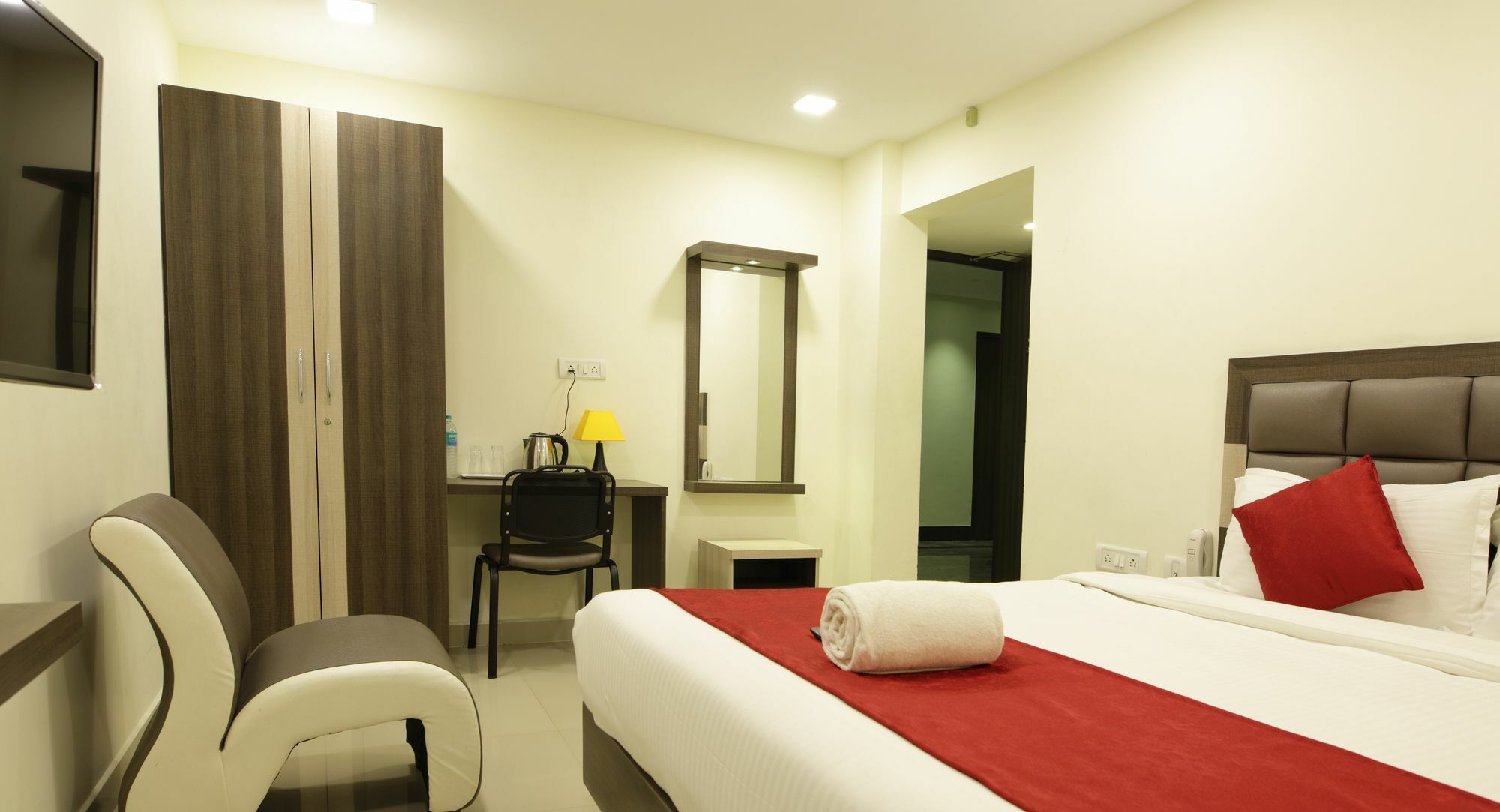เวนเจอร์ พาร์ค ทุไรปักกัม เจนไน Hotel เชนไน ภายนอก รูปภาพ