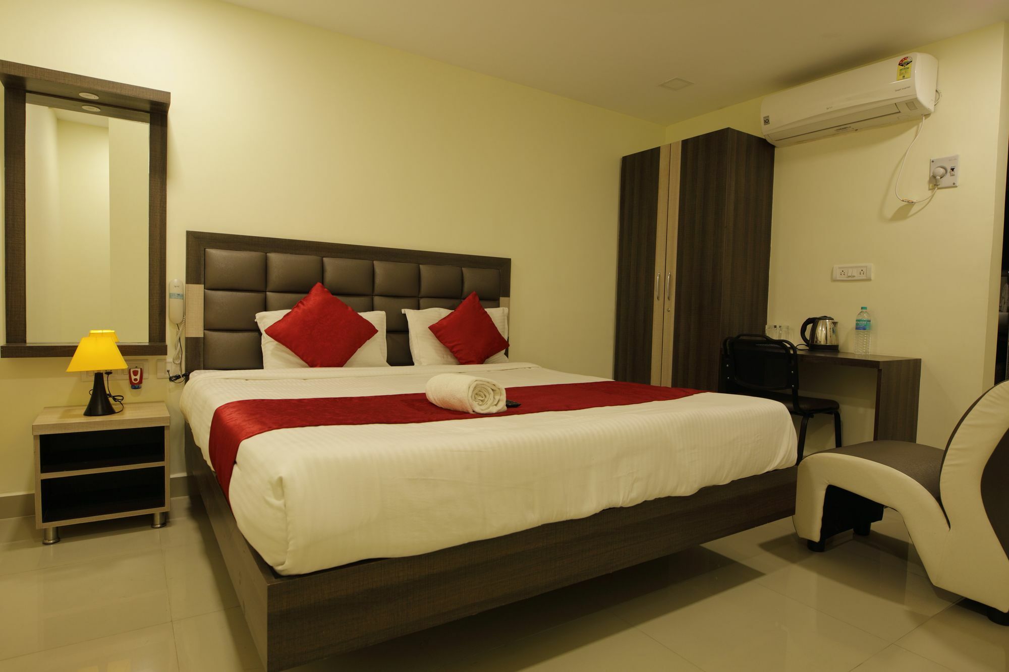 เวนเจอร์ พาร์ค ทุไรปักกัม เจนไน Hotel เชนไน ภายนอก รูปภาพ