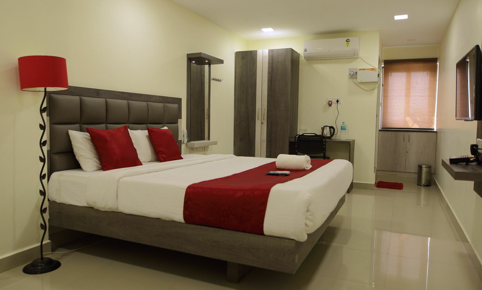 เวนเจอร์ พาร์ค ทุไรปักกัม เจนไน Hotel เชนไน ภายนอก รูปภาพ